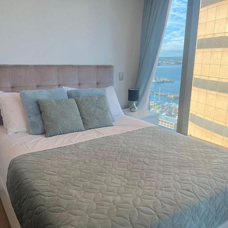 Magnificent Harbour View Skytower View Apartment In Cbd Окленд Экстерьер фото