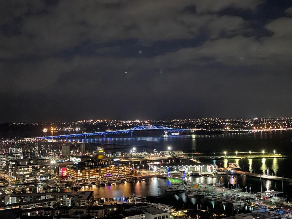 Magnificent Harbour View Skytower View Apartment In Cbd Окленд Экстерьер фото