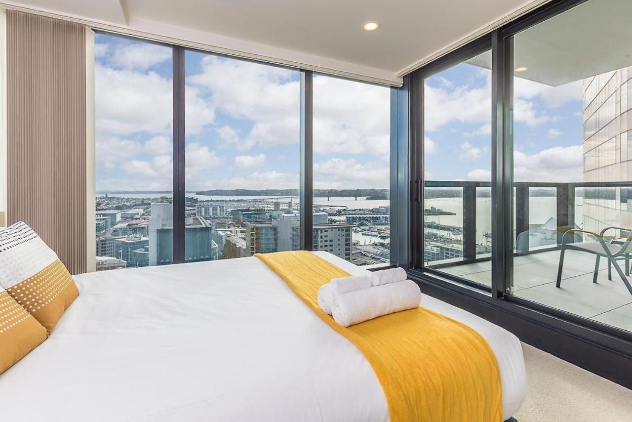 Magnificent Harbour View Skytower View Apartment In Cbd Окленд Экстерьер фото