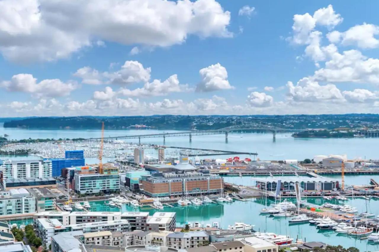 Magnificent Harbour View Skytower View Apartment In Cbd Окленд Экстерьер фото