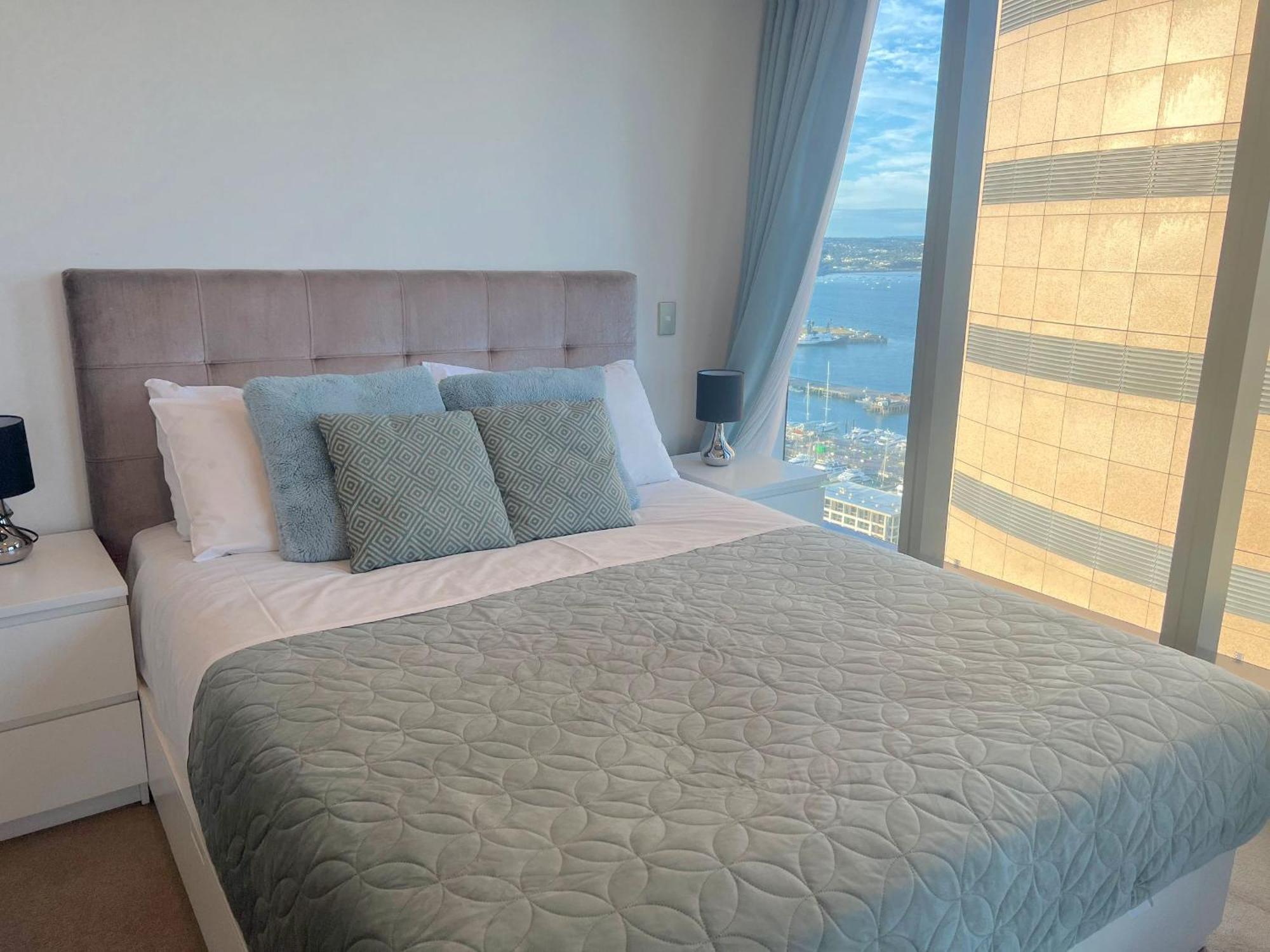 Magnificent Harbour View Skytower View Apartment In Cbd Окленд Экстерьер фото