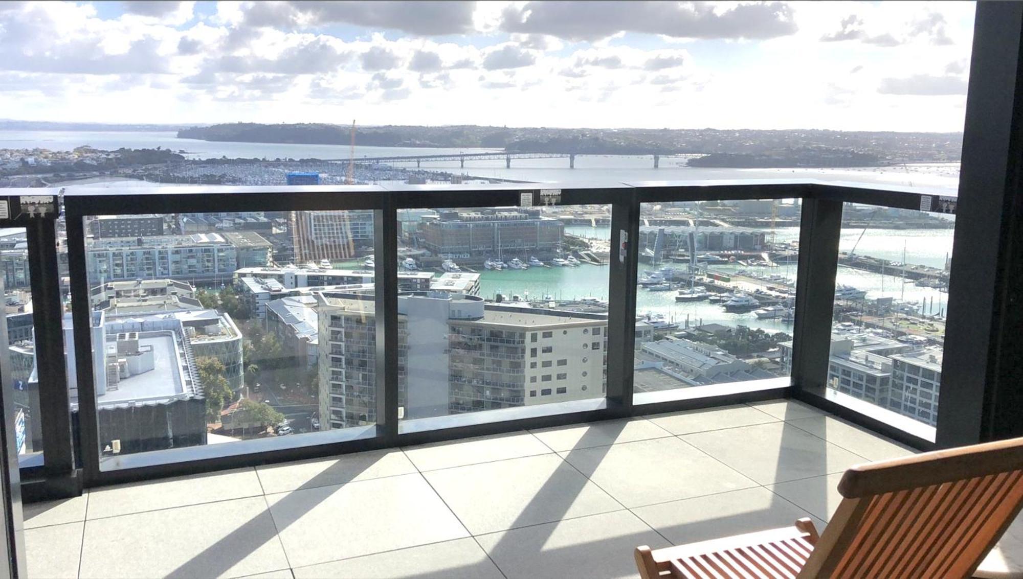 Magnificent Harbour View Skytower View Apartment In Cbd Окленд Экстерьер фото