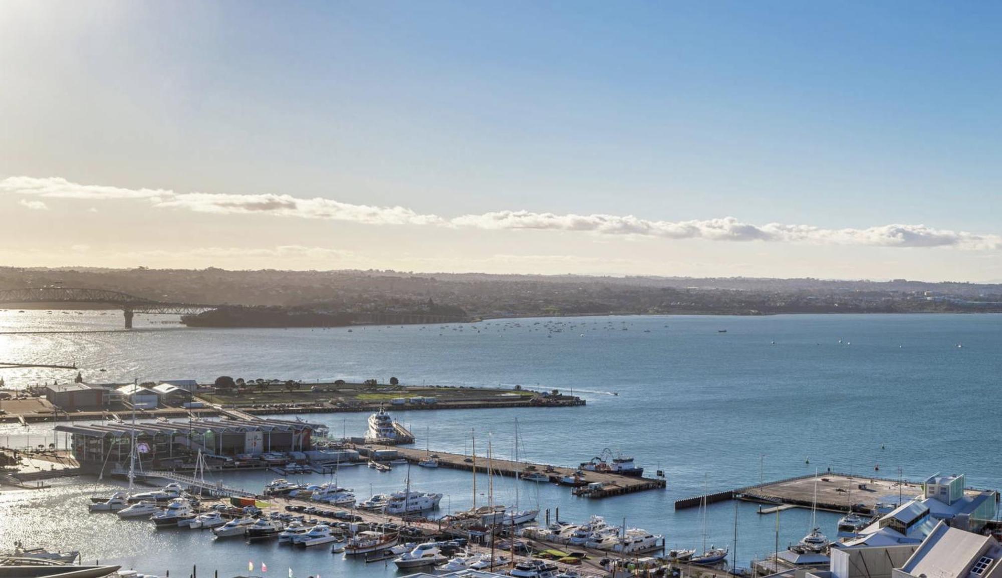 Magnificent Harbour View Skytower View Apartment In Cbd Окленд Экстерьер фото