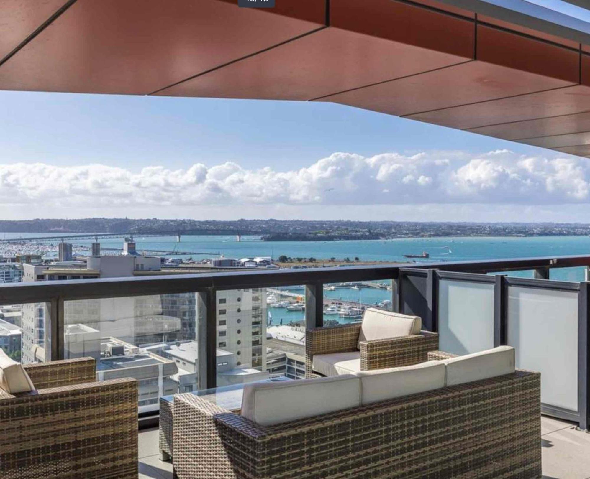 Magnificent Harbour View Skytower View Apartment In Cbd Окленд Экстерьер фото